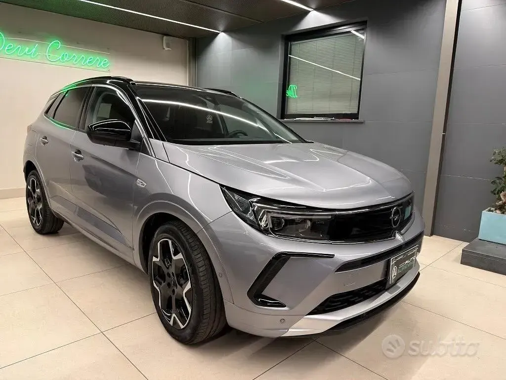 Usata Opel Grandland X Ultimate 131 CV (96 kW) 2024 Grigio SUV