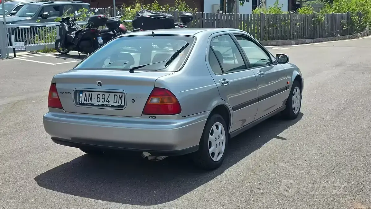 Usata Honda Civic 90 CV (66 kW) 1996 Grigio Berlina
