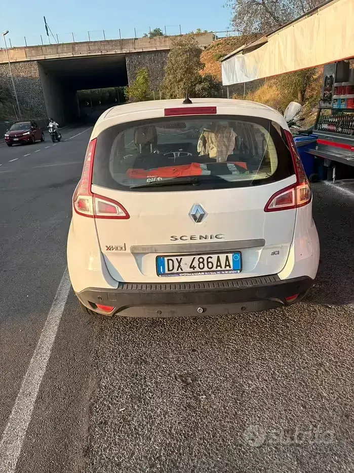 Usata Renault Scénic III 130 CV (95 kW) 2009 Bianco Monovolume