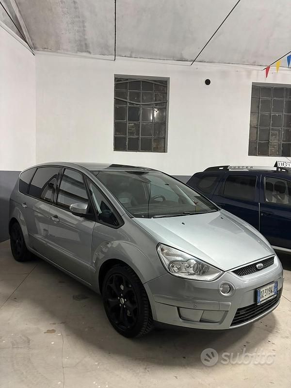Usata Ford S-MAX S 140 CV (102 kW) 2010 Grigio Monovolume