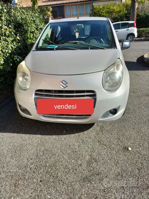 Grigio Usata 2011 Suzuki Alto Utilitaria | 3000 € (Buon prezzo) - Immagine 1/4