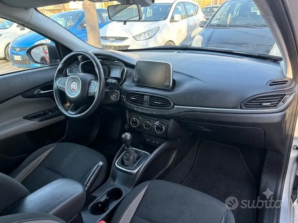 Usata Fiat Tipo 120 CV (88 kW) 2017 Grigio Berlina