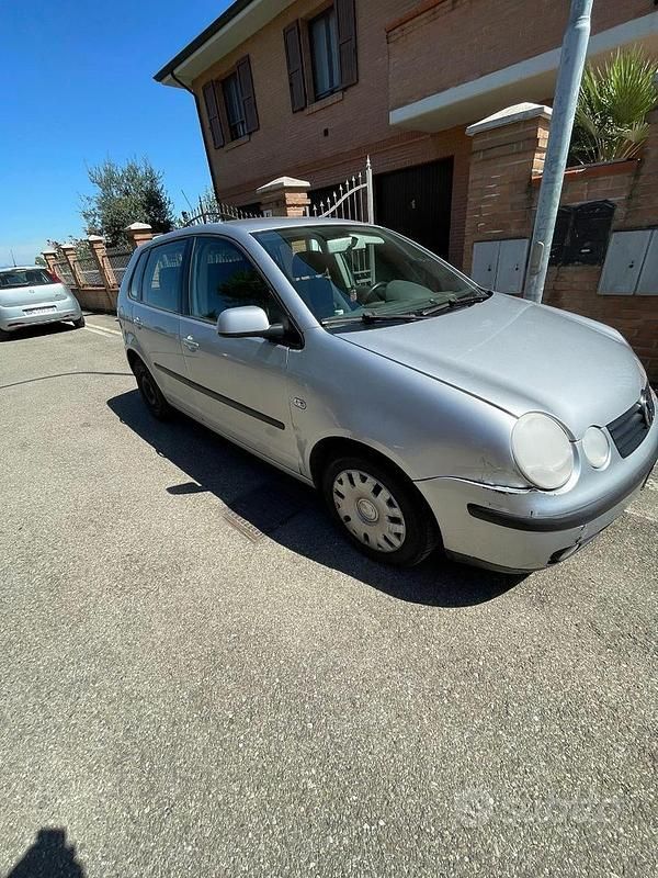 Usata VW Polo 64 CV (47 kW) 2004 Grigio Utilitaria