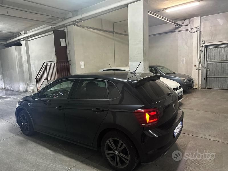 Usata VW Polo R-line 95 CV (69 kW) 2021 Nero Utilitaria