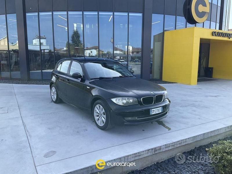Usata BMW 120 177 CV (130 kW) 2008 Nero Utilitaria