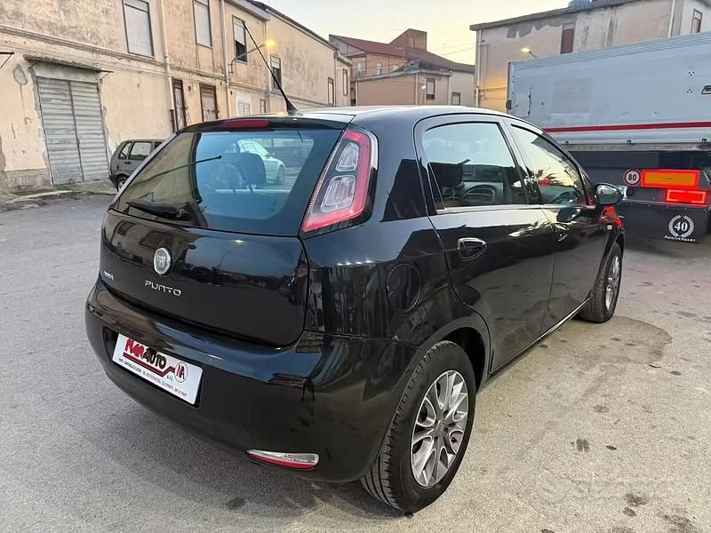 Usata Fiat Punto Evo Dynamic 95 CV (69 kW) 2012 Nero Utilitaria