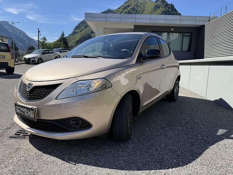 Oro Usata 2018 Lancia Ypsilon Gold Due volumi | 10.500 € (Buon prezzo) - Immagine 1/4
