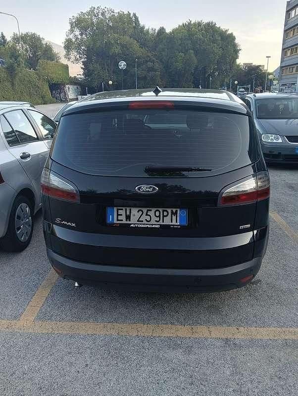 Usata Ford S-MAX Titanium 125 CV (91 kW) 2008 Monovolume