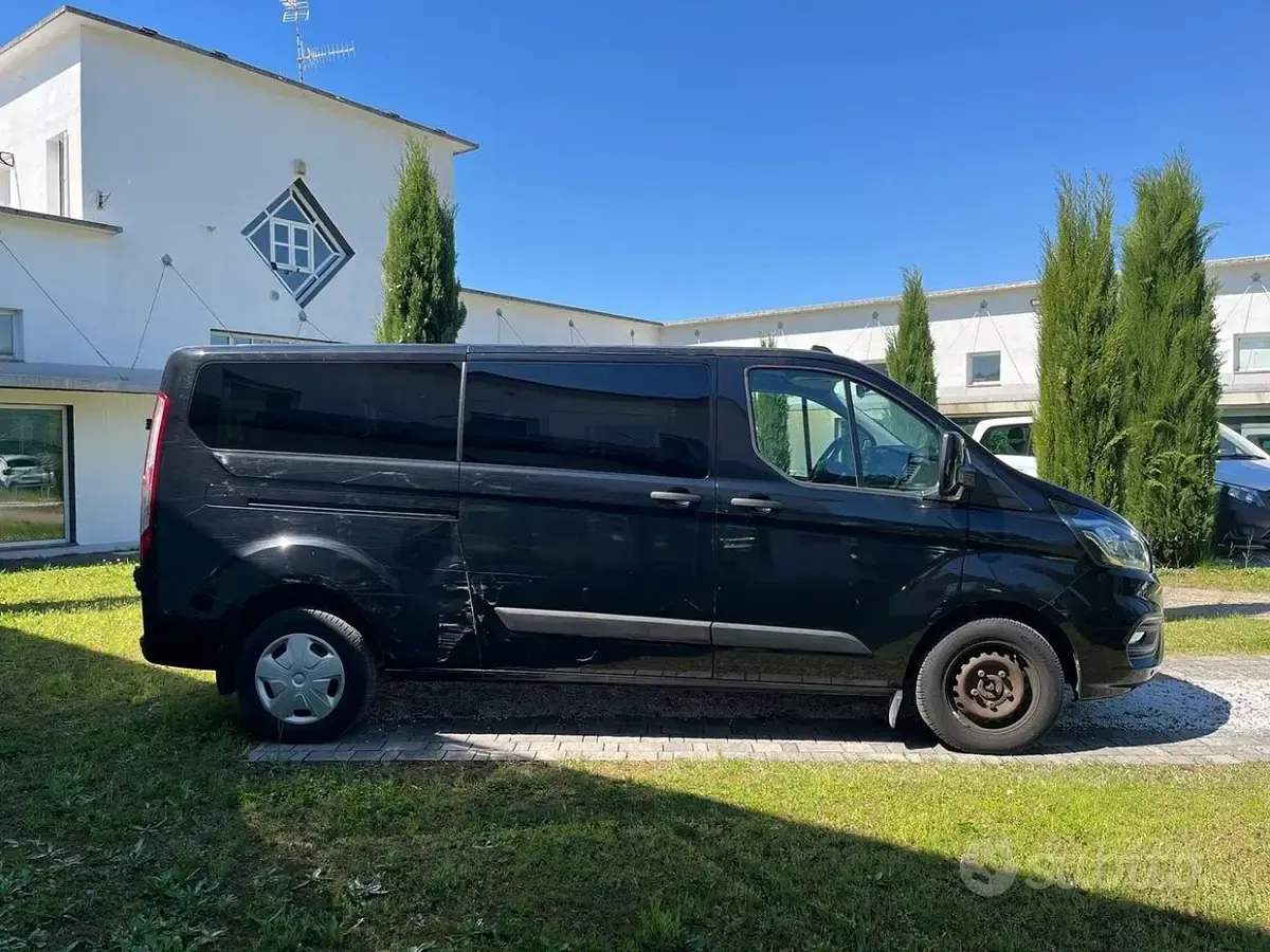 Usata Ford Transit Custom 131 CV (96 kW) 2022 Nero Berlina