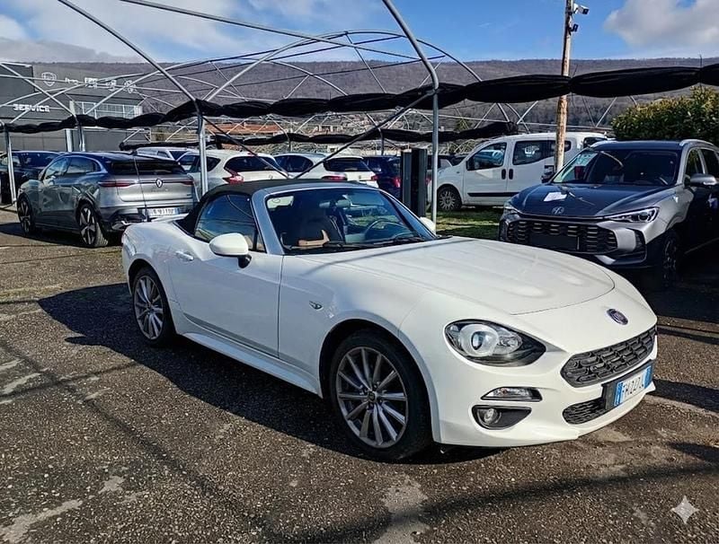 Usata Fiat 124 Spider Lusso 140 CV (102 kW) 2017 Bianco Cabrio
