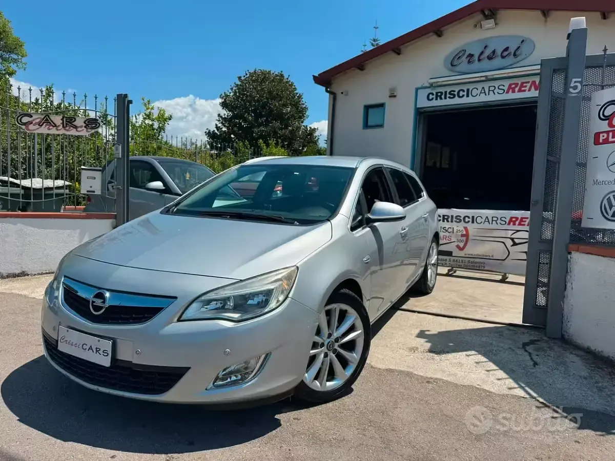 Usata Opel Astra Cosmo 125 CV (91 kW) 2012 Grigio Station wagon