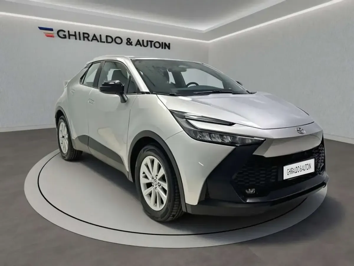 Usata Toyota C-HR Active 140 CV (102 kW) 2025 Argento SUV