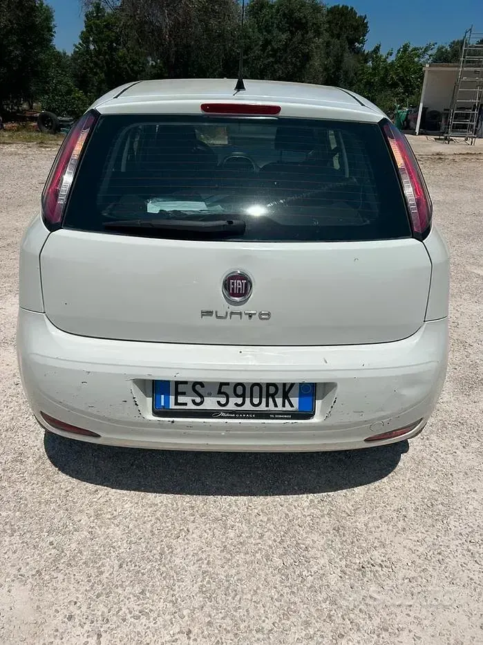 Usata Fiat Punto 77 CV (56 kW) 2013 Bianco Utilitaria