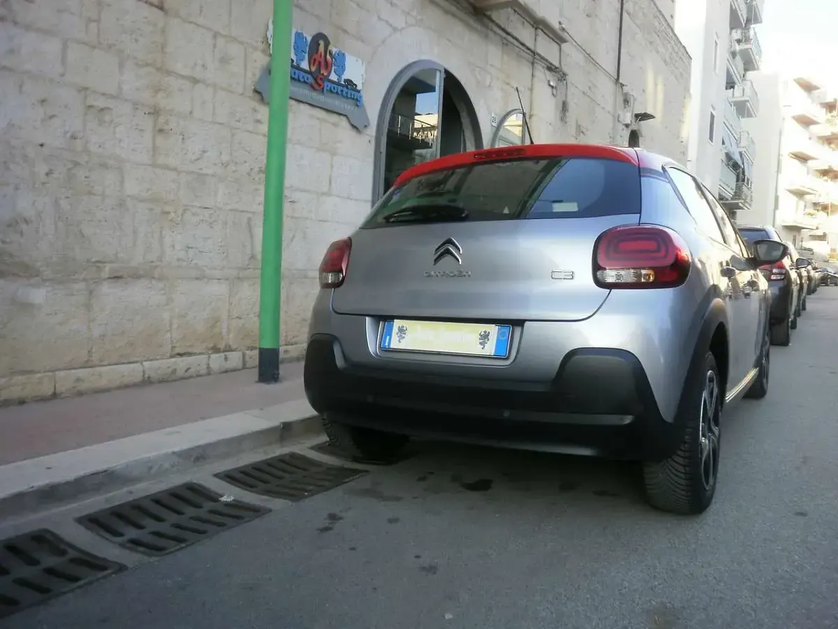 Usata Citroën C3 Feel 102 CV (75 kW) 2019 Grigio medio Utilitaria