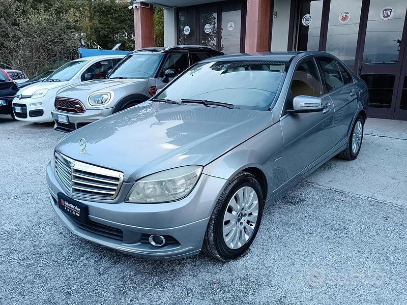 Grigio Usata 2009 Mercedes C220 Elegance Tre volumi | 3500 € (Super prezzo) - Immagine 1/4