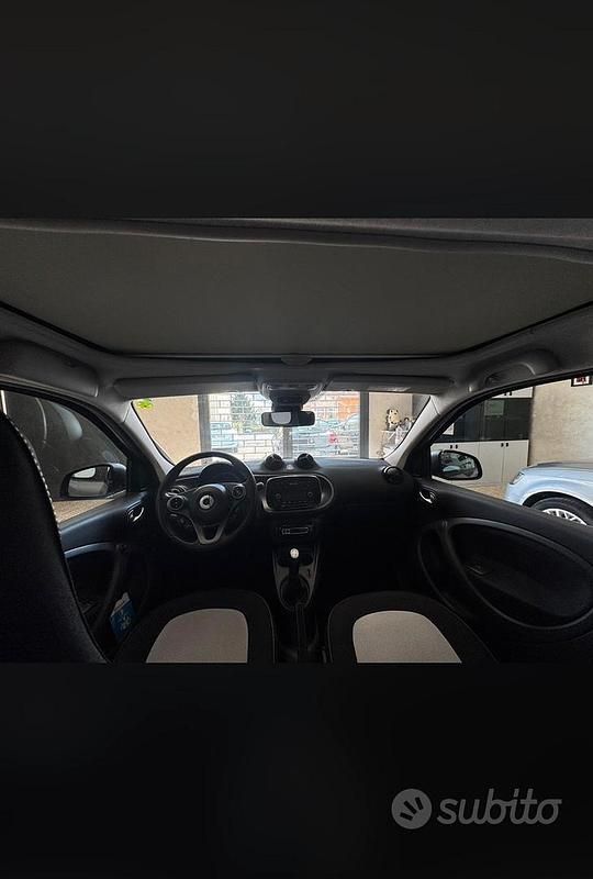 Usata Smart ForFour 71 CV (52 kW) 2016 Nero Utilitaria