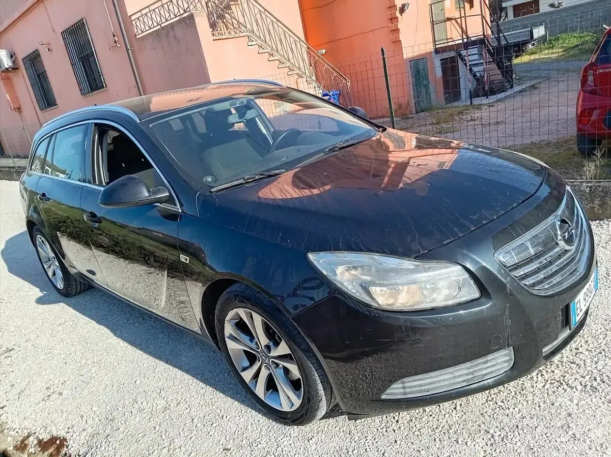 Usata Opel Insignia Cosmo 131 CV (96 kW) 2011 Nero Station wagon