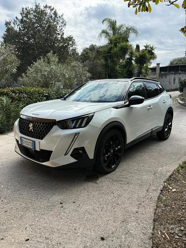 Usata Peugeot 2008 GT-line 131 CV (96 kW) 2019 Bianco SUV