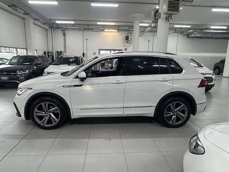 Usata VW Tiguan R-line 150 CV (110 kW) 2023 Bianco SUV