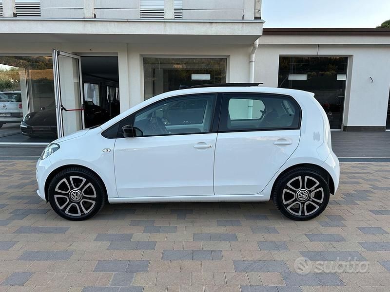 Usata VW up! Move 68 CV (50 kW) 2014 Bianco Utilitaria