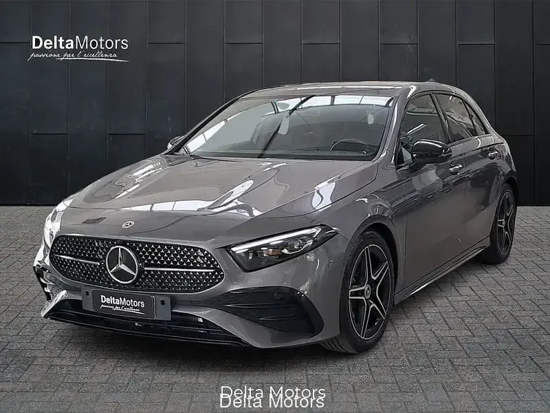 Usata Mercedes A180 Advanced Plus 116 CV (85 kW) 2025 Grigio montagna Utilitaria