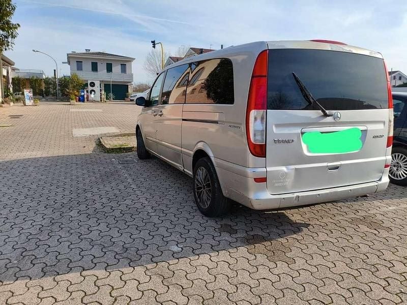 Usata Mercedes Viano 116 CV (85 kW) 2009 Grigio Monovolume
