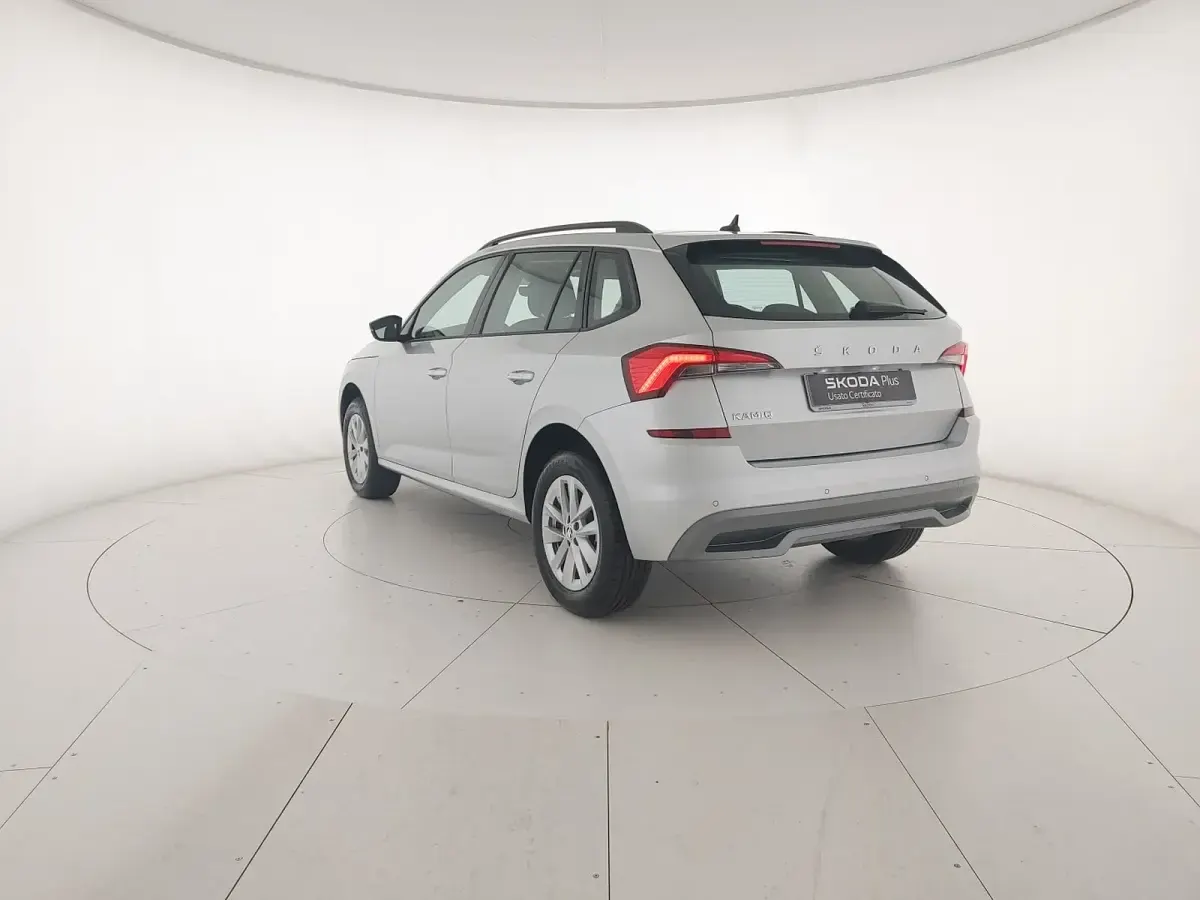 Usata Skoda Kamiq Ambition 110 CV (80 kW) 2023 Argento brillante metallizzato SUV