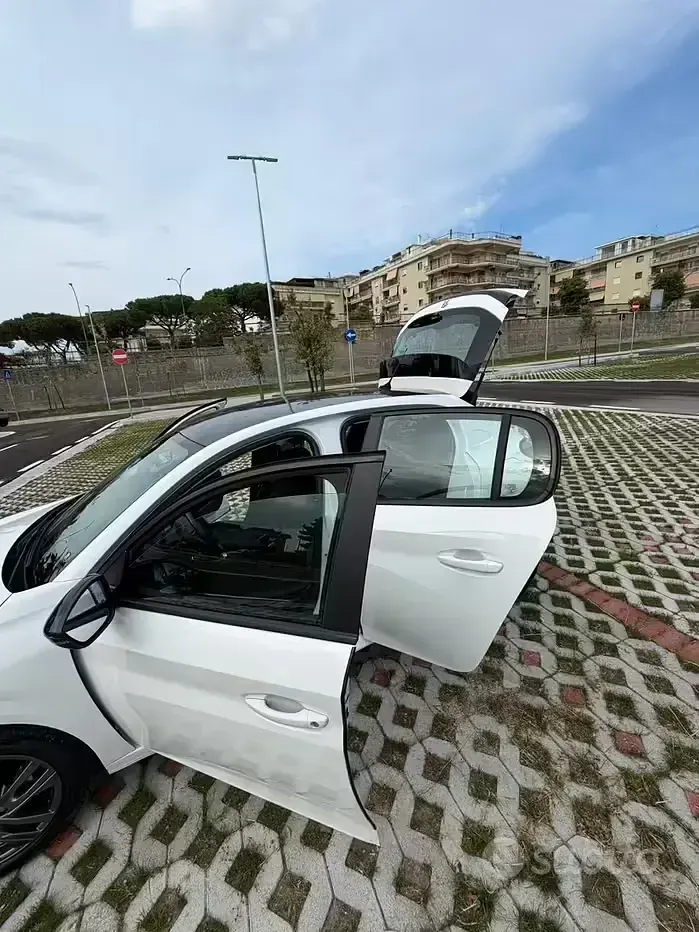 Usata Peugeot 208 Active 75 CV (55 kW) 2023 Bianco Utilitaria