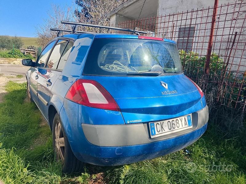 Usata Renault Mégane 2001 Blu Berlina
