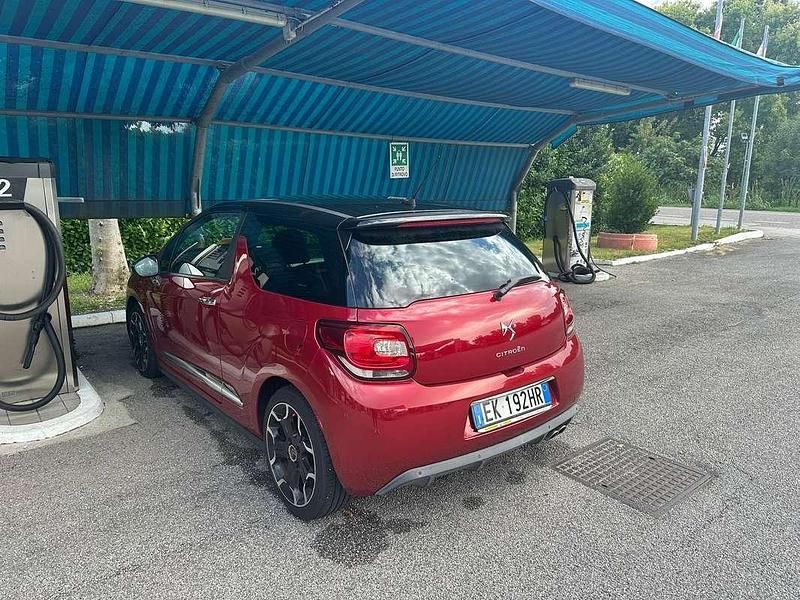 Usata 2011 Citroën DS3 Sport Chic Berlina | 4600 € (Buon prezzo) - Immagine 1/4