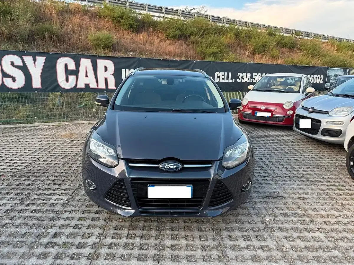 Usata Ford Focus Titanium 115 CV (84 kW) 2011 Grigio Station wagon