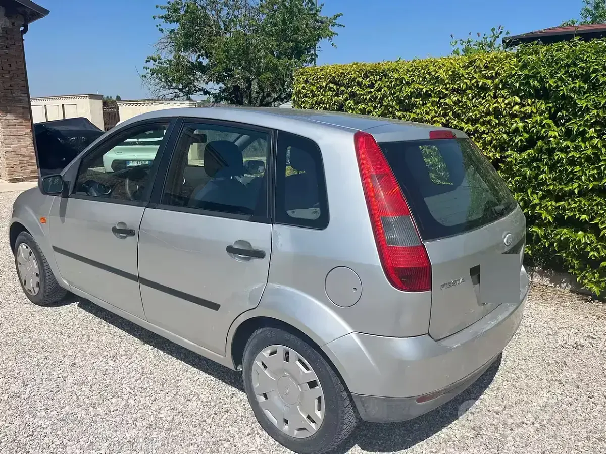 Usata Ford Fiesta 75 CV (55 kW) 2003 Utilitaria