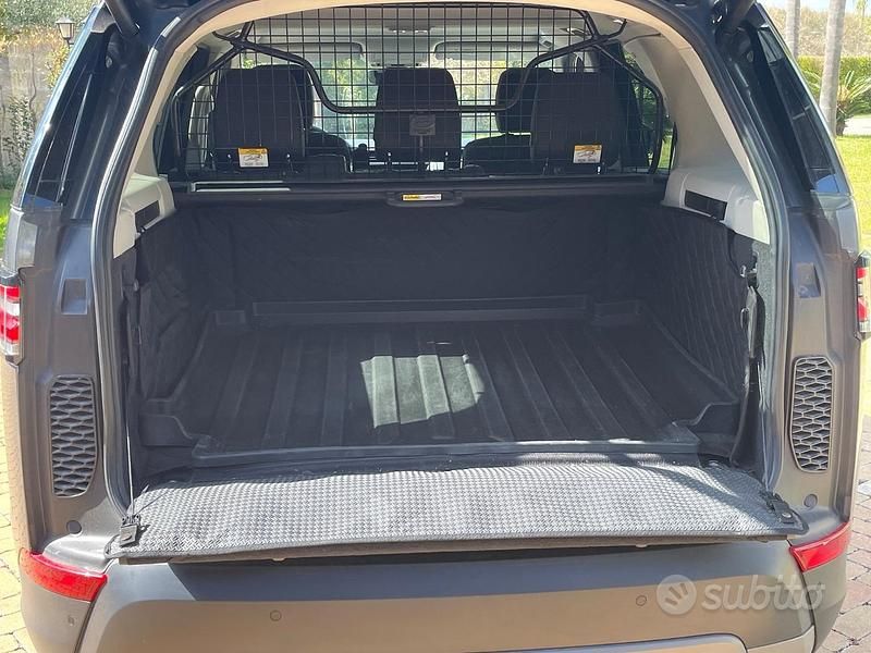 Usata Land Rover Discovery 5 HSE Luxury 249 CV (183 kW) 2018 Grigio SUV