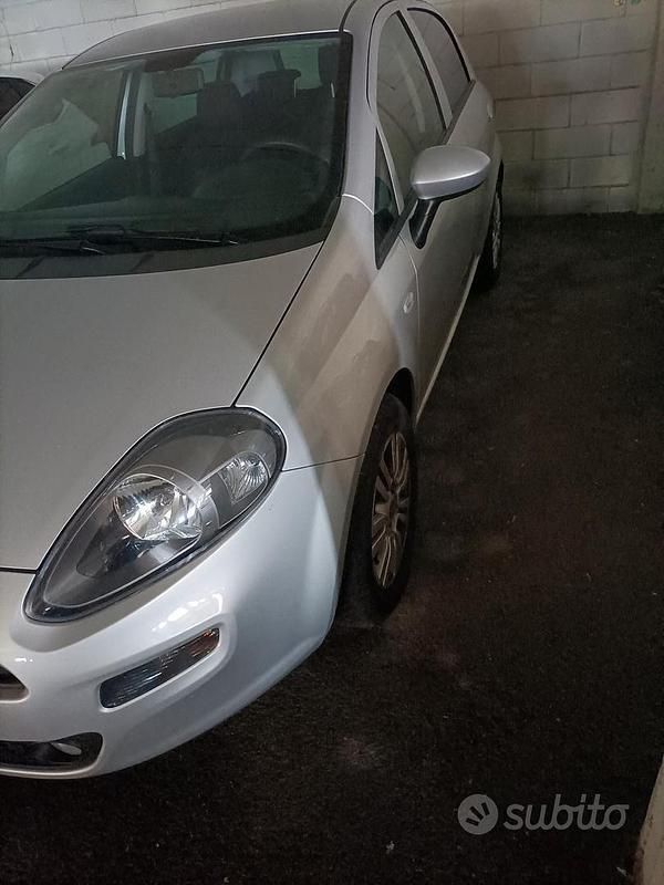 Usata Fiat Grande Punto 95 CV (69 kW) 2017 Grigio Utilitaria