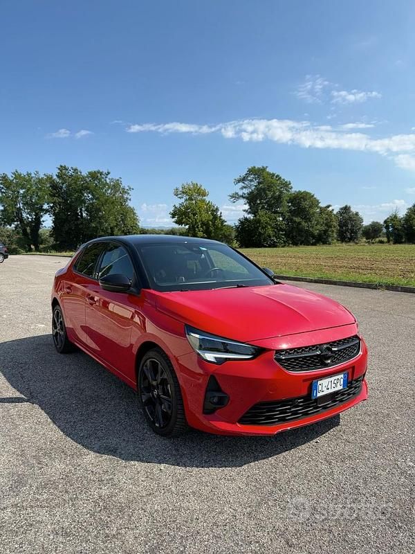 Rosso Usata 2022 Opel Corsa Due volumi | 15.800 € (Buon prezzo) - Immagine 1/4