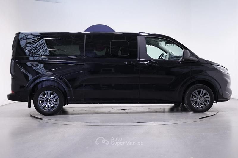 Usata Ford Tourneo Titanium 170 CV (125 kW) 2025 Nero Monovolume