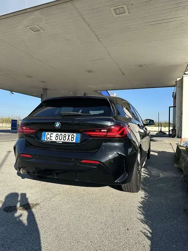 Usata BMW 116 M Sport 116 CV (85 kW) 2021 Nero Utilitaria