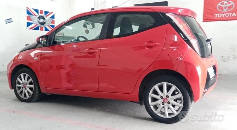 Usata Toyota Aygo X-cite 69 CV (50 kW) 2014 Rosso Utilitaria