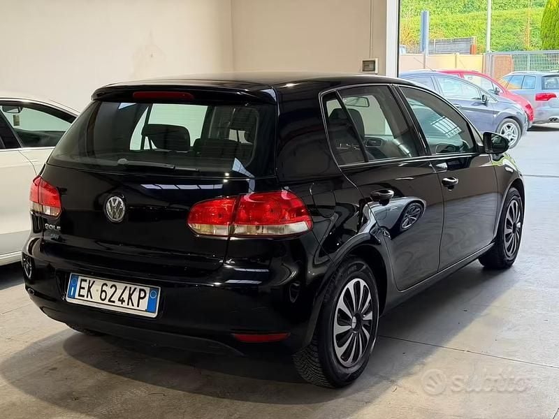 Usata VW Golf VII 102 CV (75 kW) 2013 Nero Berlina