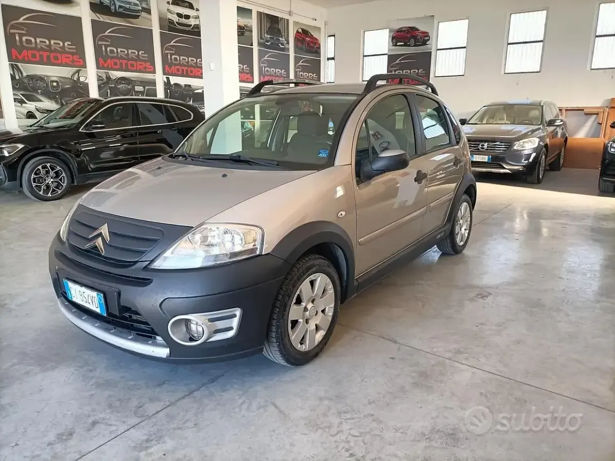 Usata Citroën C3 Exclusive 90 CV (66 kW) 2005 Beige Berlina
