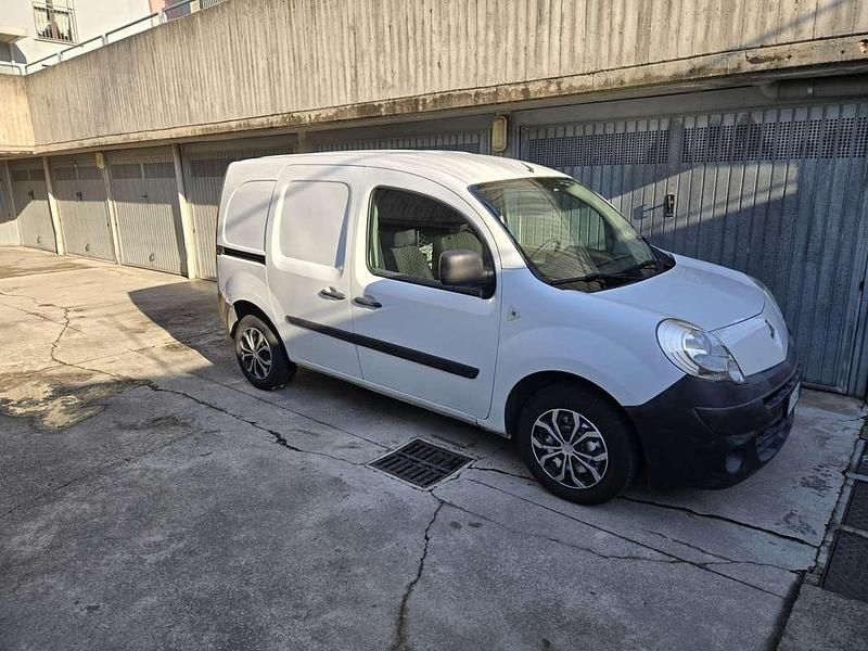 Usata Renault Kangoo Expression 90 CV (66 kW) 2010 Furgone