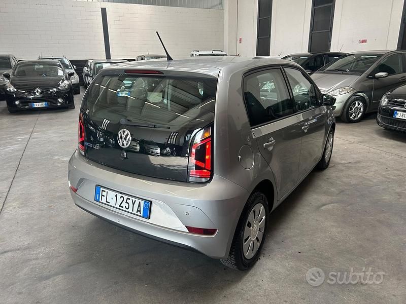 Usata VW up! Move 68 CV (50 kW) 2017 Grigio Utilitaria
