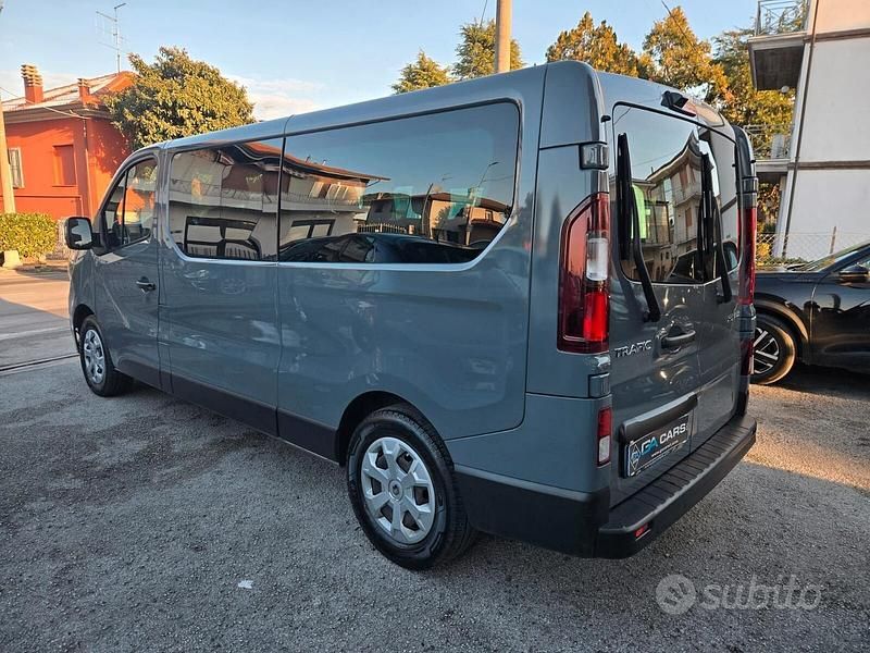 Usata Renault Trafic Equilibre 150 CV (110 kW) 2023 Grigio Monovolume