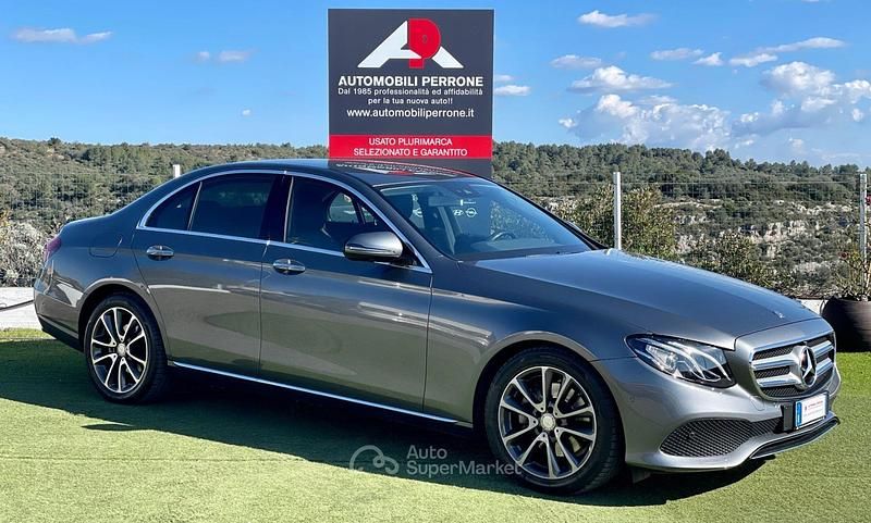 Usata Mercedes E220 Business 194 CV (142 kW) 2017 Grigio Berlina