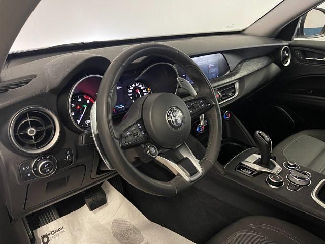 Usata Alfa Romeo Stelvio Business 190 CV (139 kW) 2021 Bianco / pastello SUV
