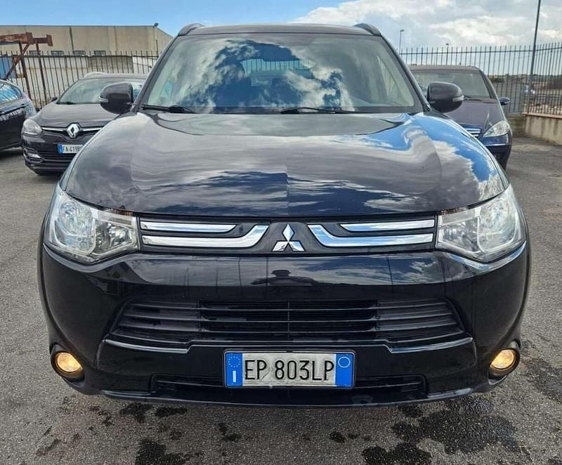 Usata Mitsubishi Outlander Intense 150 CV (110 kW) 2013 Nero SUV
