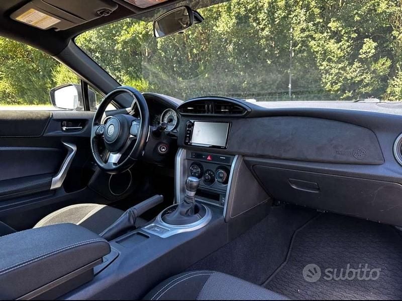 Usata Toyota GT86 GT 200 CV (147 kW) 2017 Argento Coupé