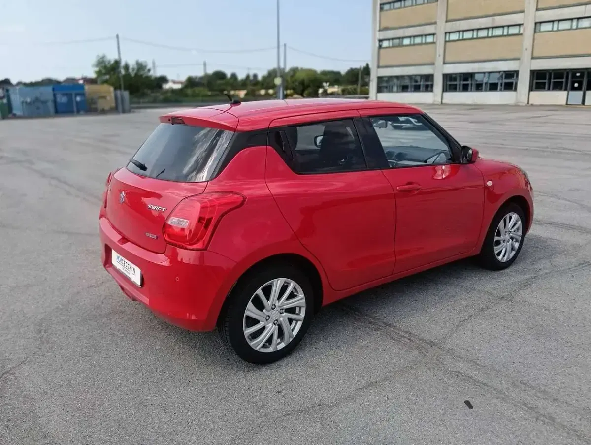 Usata Suzuki Swift Cool 83 CV (61 kW) 2022 Burning red pearl metallic Utilitaria