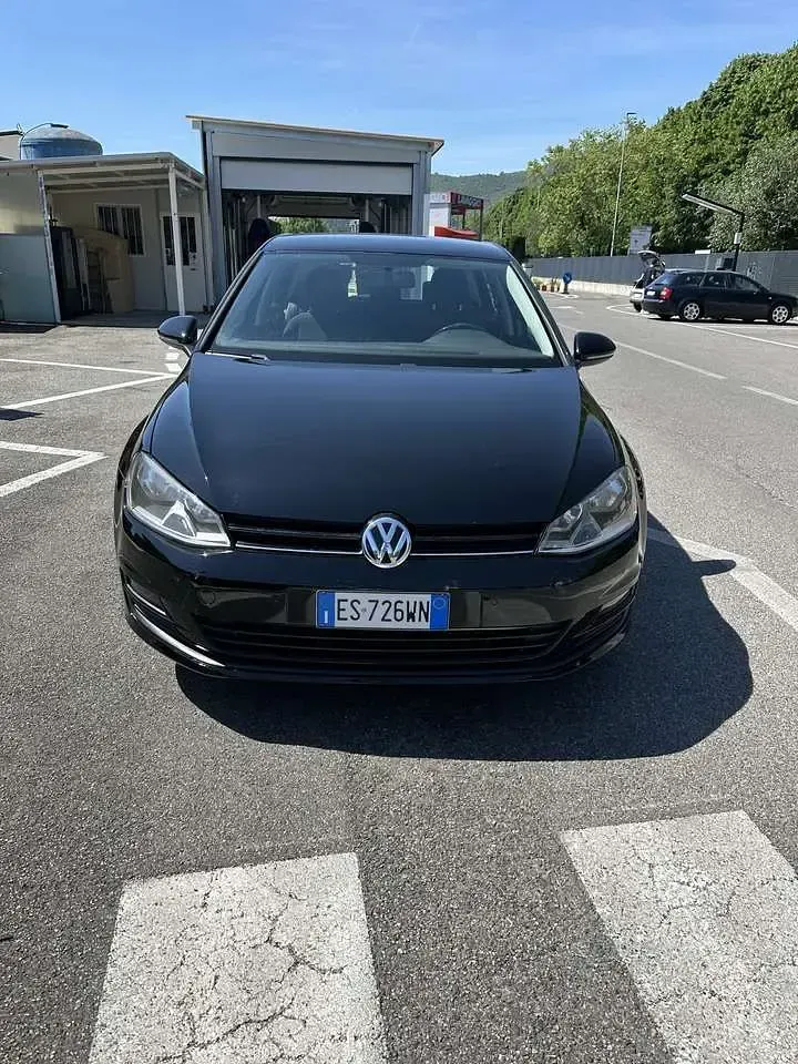 Second-hand VW Golf VII Trendline 105 CP (77 kW) 2014 Negru Berlinǎ