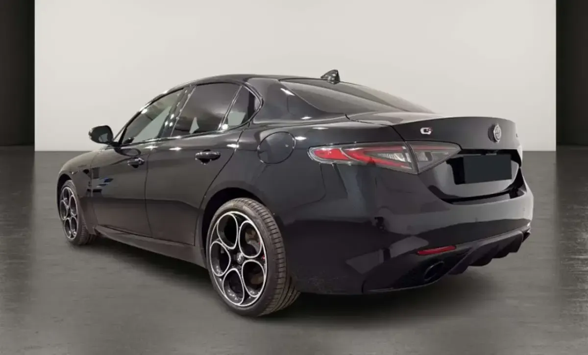 Usata Alfa Romeo Giulia Competizione 280 CV (205 kW) 2023 Nero Berlina
